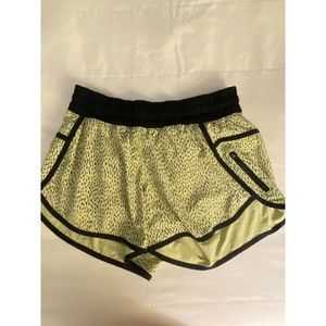 Lululemon Hotty Hot Shorts 2.5” Built In Liner Lime Green & black Size 8